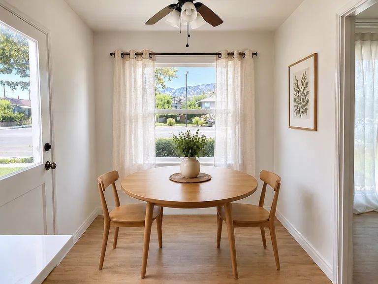 1212 W Victory Blvd — Photo 9