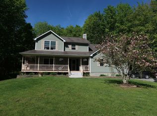 693 North Ave, Pleasant Valley, NY 12569