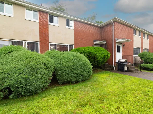 702 Main St #E, Millis, MA 02054