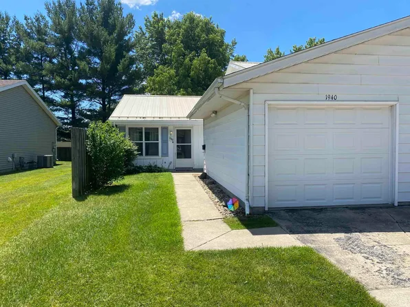 1940 Greenock St, South Bend, IN 46614