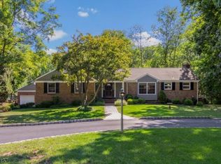 25 Rock Rd E, Watchung, NJ 07069