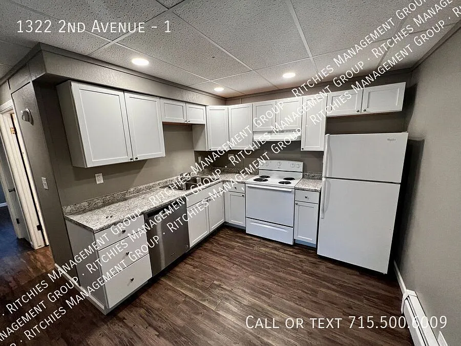 Modernized 2 Bedroom Apartment Updated Throughout — Photo 4