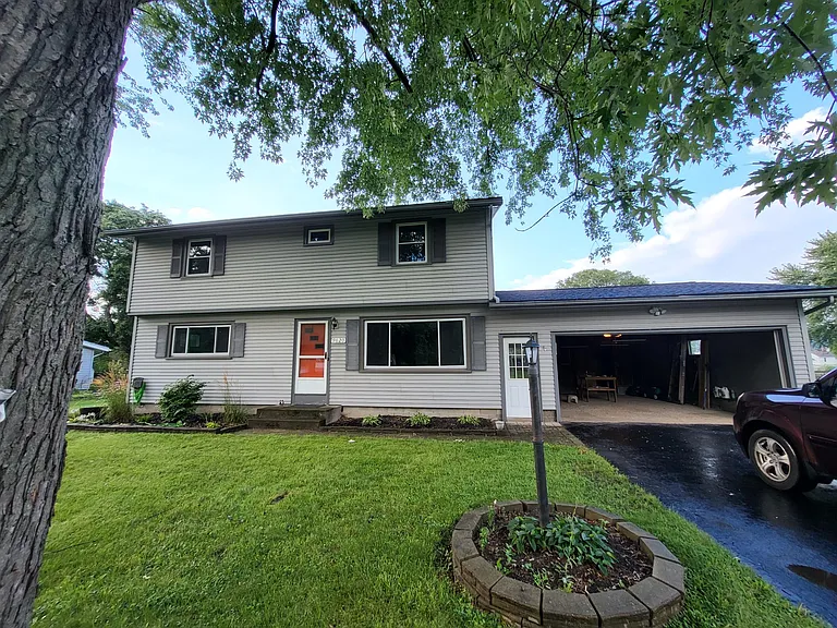9620 Bean Hill Rd — Photo 1