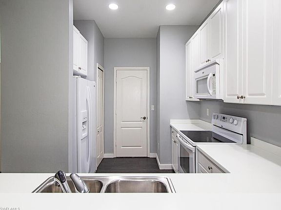 5th image of 10220 Olivewood Way Unit 46
