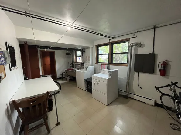 Charming 1 Bedroom next to Swede Hollow Park!, 658 Greenbrier St #34661898a, Saint Paul, MN 55106