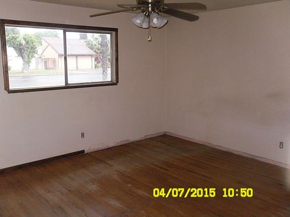5th image of 212 N Schnoor Ave