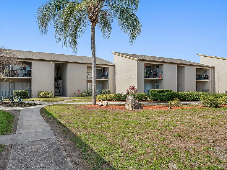 Avina North Apartments — Photo 22