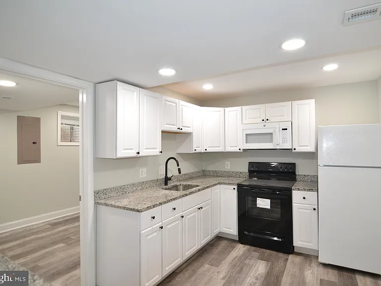 14011 Eagle Ct — Photo 25