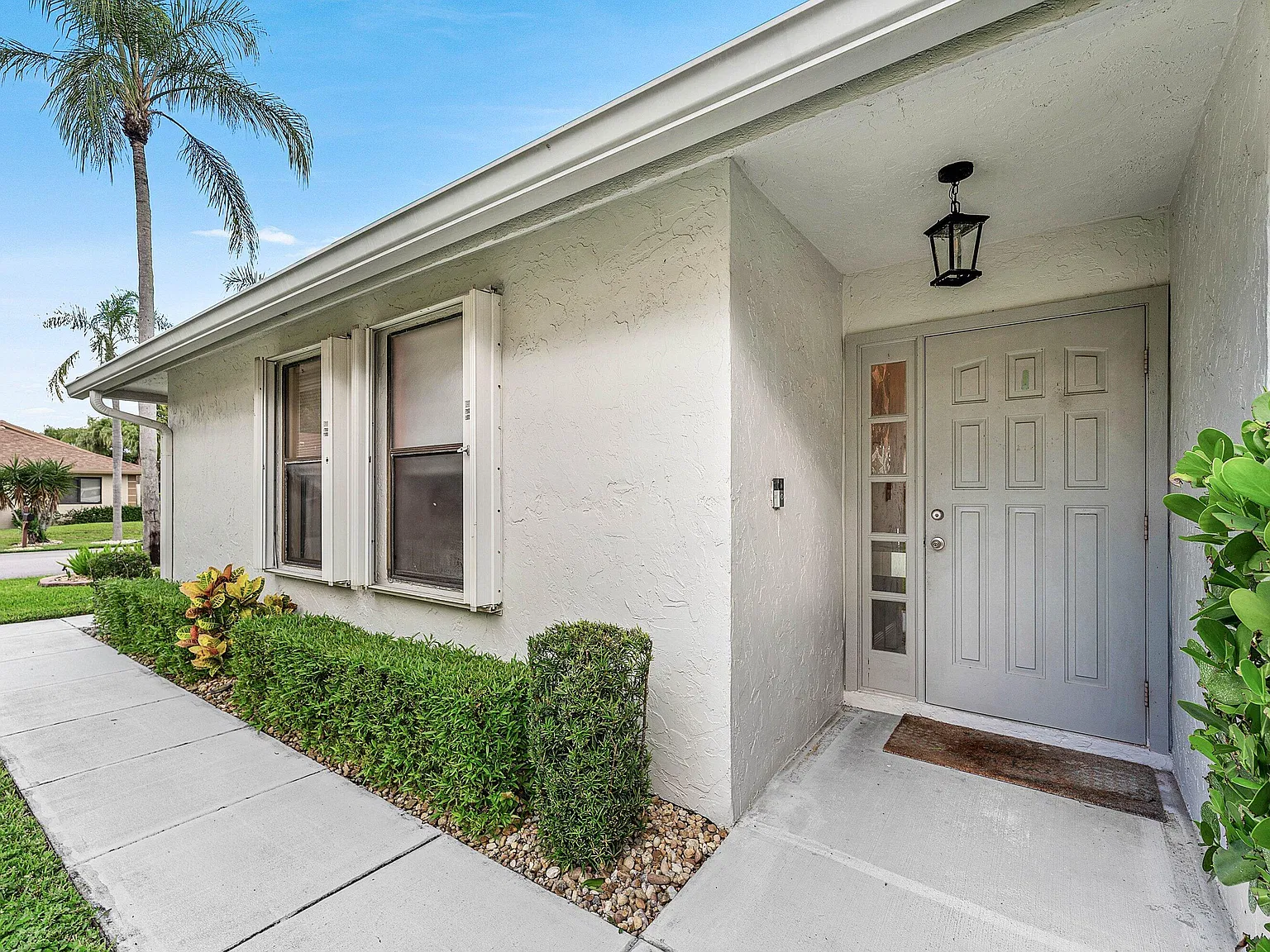 2 bed, 2.0 bath, 1721 sqft, $5,000 — Photo 2