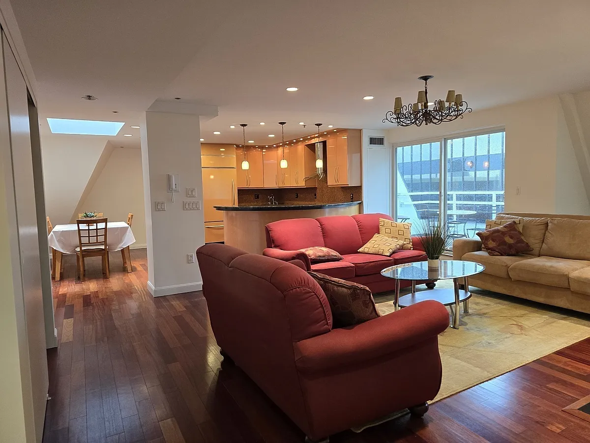 Building Photo - 950 Massachusetts Ave #Penthouse 1
