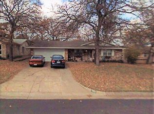 125 NE Michael Dr, Burleson, TX 76028