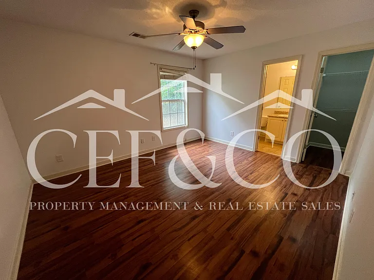 527 Victoria Manor Dr — Photo 13