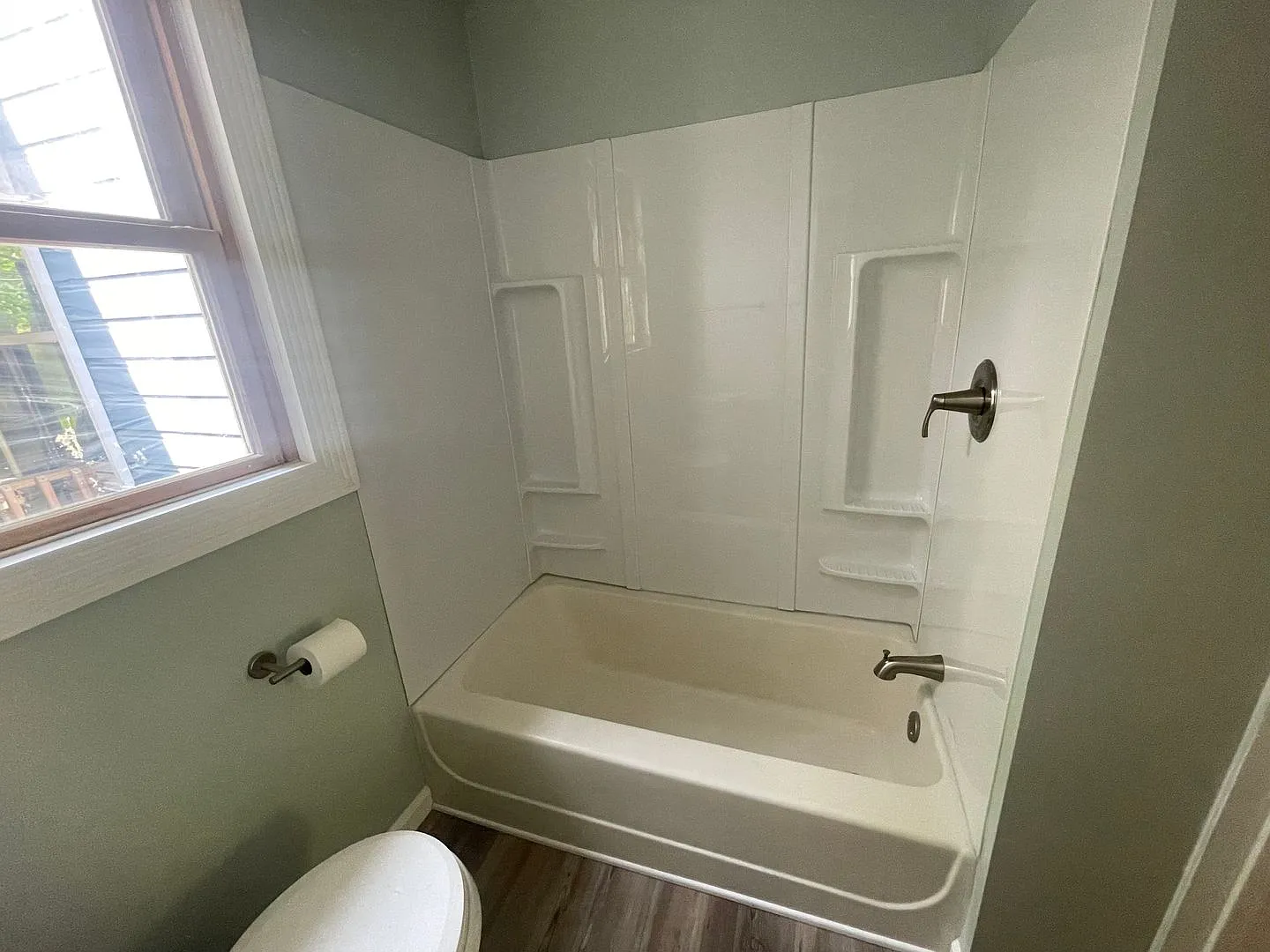 526 Dennis St — Photo 4