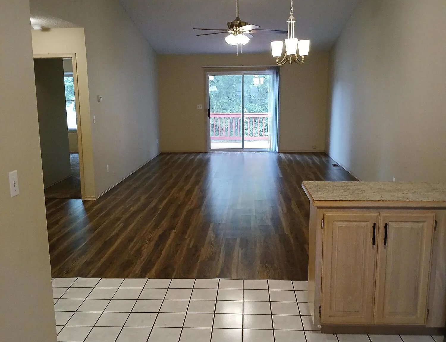 2 bed, 1.5 bath, 1190 sqft, $1,050 — Photo 3