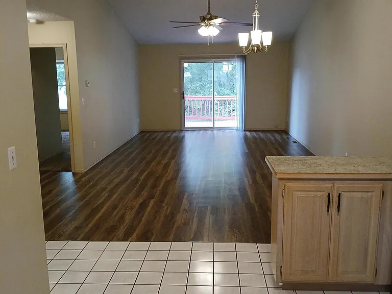814 Forest Ave S — Photo 3