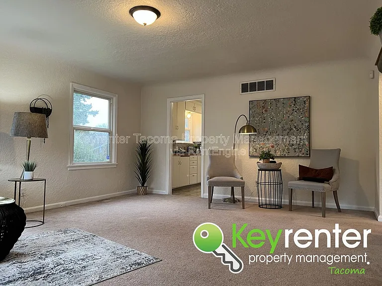4816 E G St — Photo 6