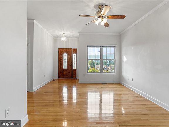 3rd image of 442 Henry Dr