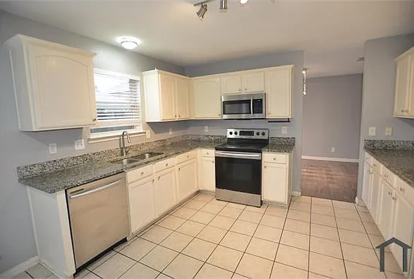 2820 Island Wren Dr — Photo 13