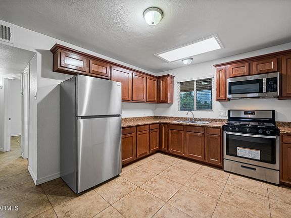5th image of 4115 N 18th Dr