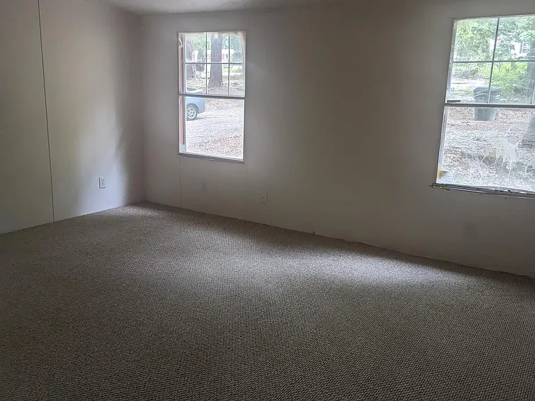 2304 Bell Ave — Photo 7