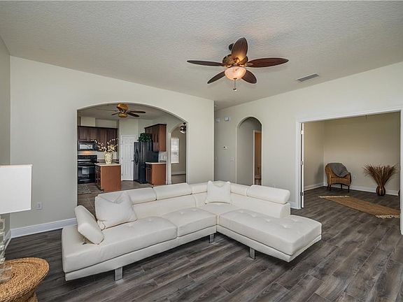 3rd image of 8833 Royal Enclave Blvd