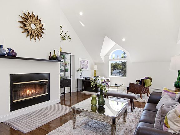 5th image of 36 Arbutus Road