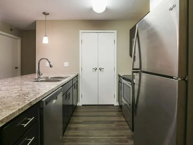 Veraway Apartments — Photo 13