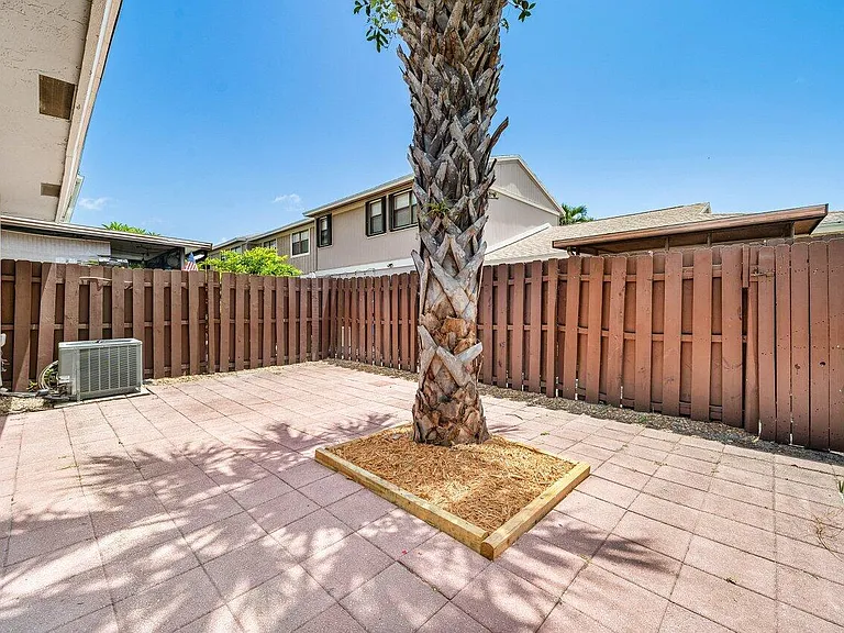 16422 Straw Way — Photo 23