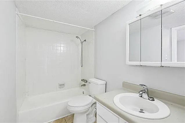 2500 Manson Ave — Photo 7