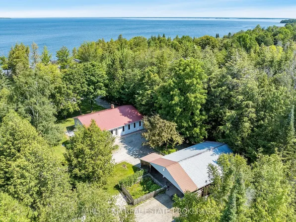 2554 Champlain Rd, Tiny, ON L9M 0C3
