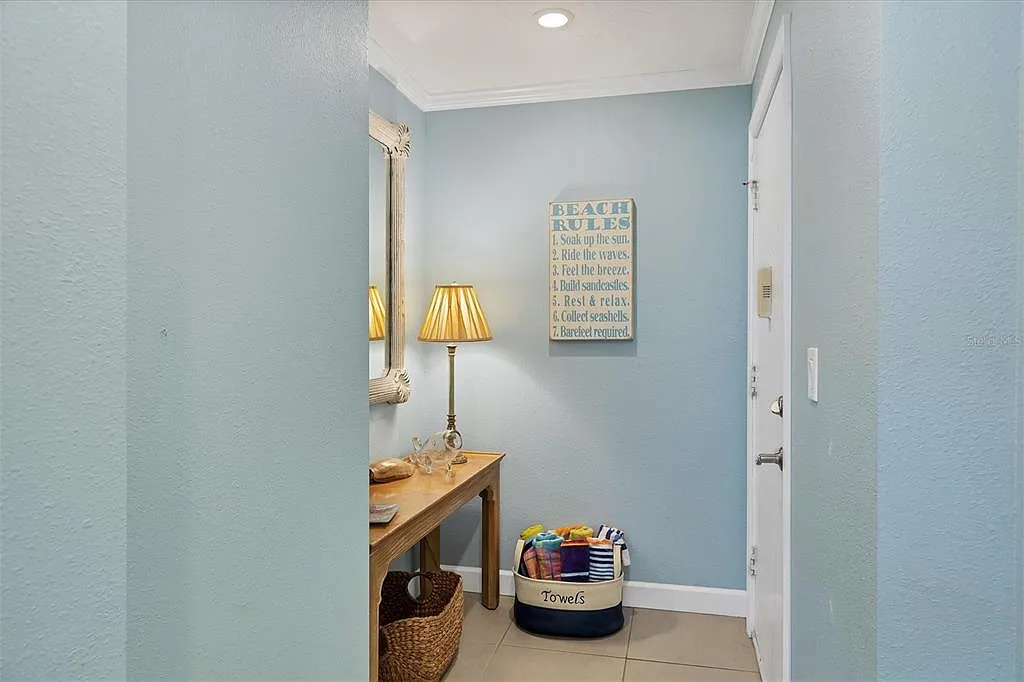 2 bed, 2.0 bath, 1411 sqft, $5,500 — Photo 4