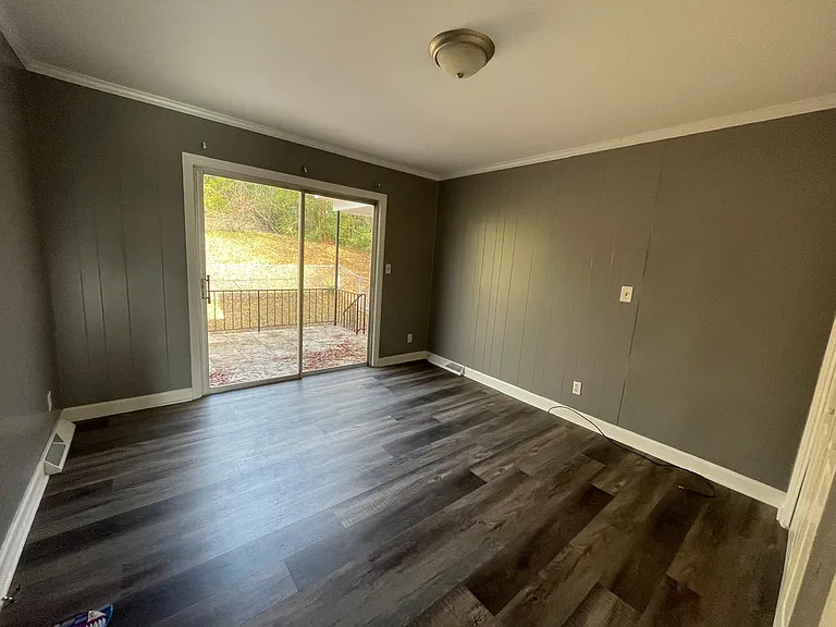 1104 Robin Hood Rd — Photo 6