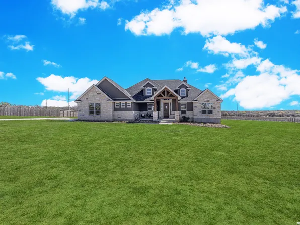 157 Summer Meadow, La Vernia, TX 78121