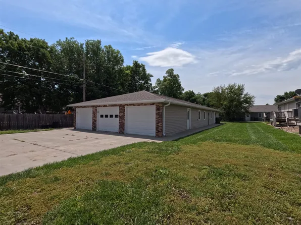 1709 9th Ave, Kearney, NE 68845