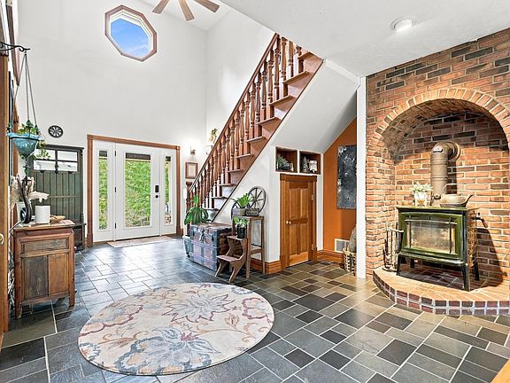 5th image of 143 Machia Hill Road