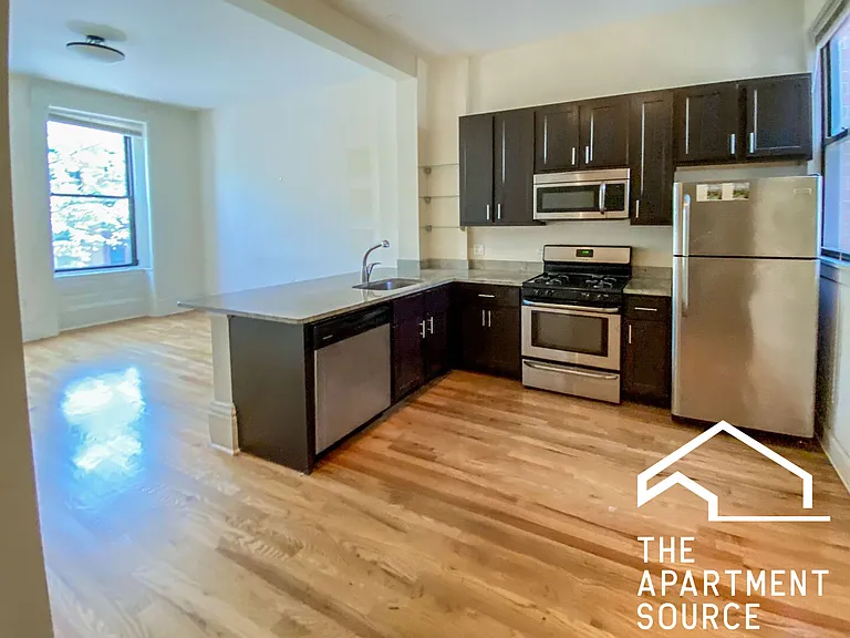 2950 N Racine Ave #2 — Photo 1
