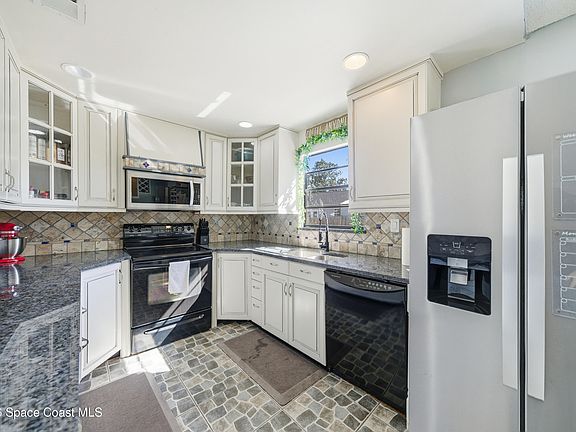 5th image of 3741 Ranger St