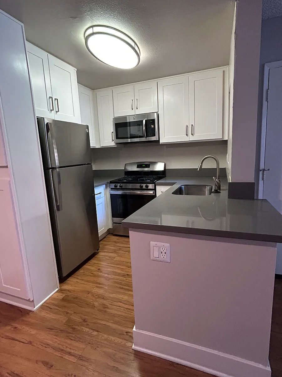 Building Photo - 5447 E Cochran St #79