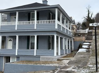 423 4th Ave, Hinton, WV 25951