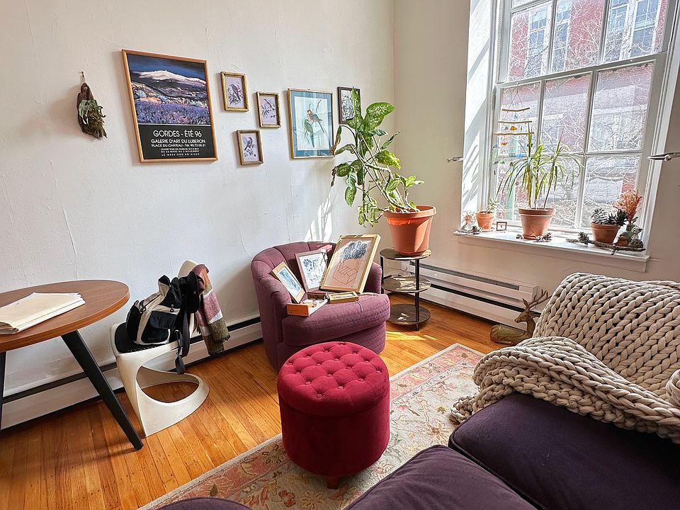 1st image of 322 S 11th St #11360085
