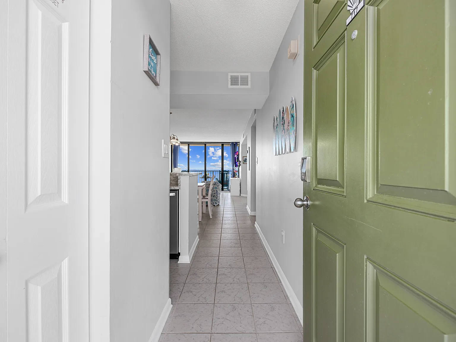 2 bed, 768 sqft, $1,800 — Photo 3