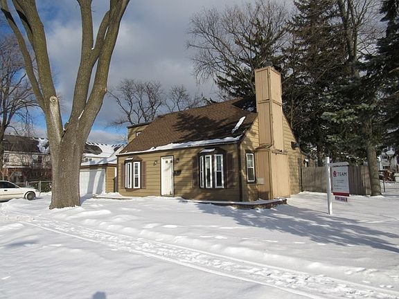 3rd image of 2449 Dale St