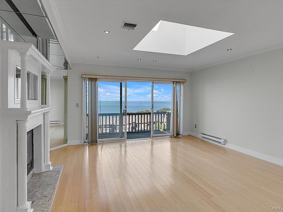 3rd image of 209 Fox Hill Dr