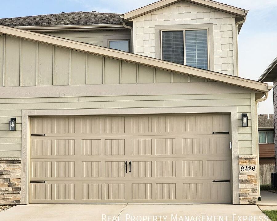 1st image of 9436 W Dolores Dr