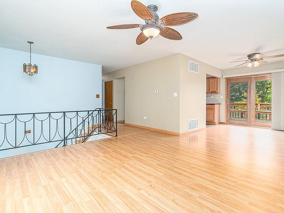 4th image of 304 Malibu Dr