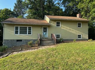 15 Barbara Ln, Pleasant Valley, NY 12569