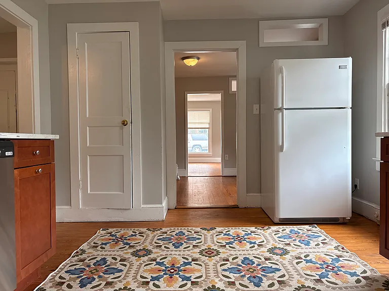 216 E Main St — Photo 4