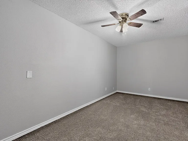 2521 Winter Oak St — Photo 29
