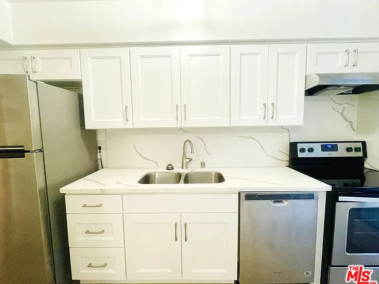 4255 W 5th St #209 — Photo 7