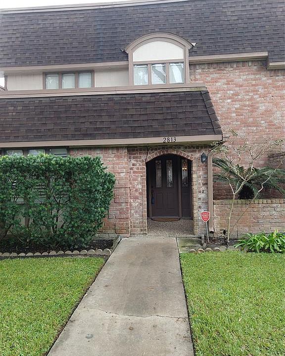 1st image of 2813 Camelot Ln